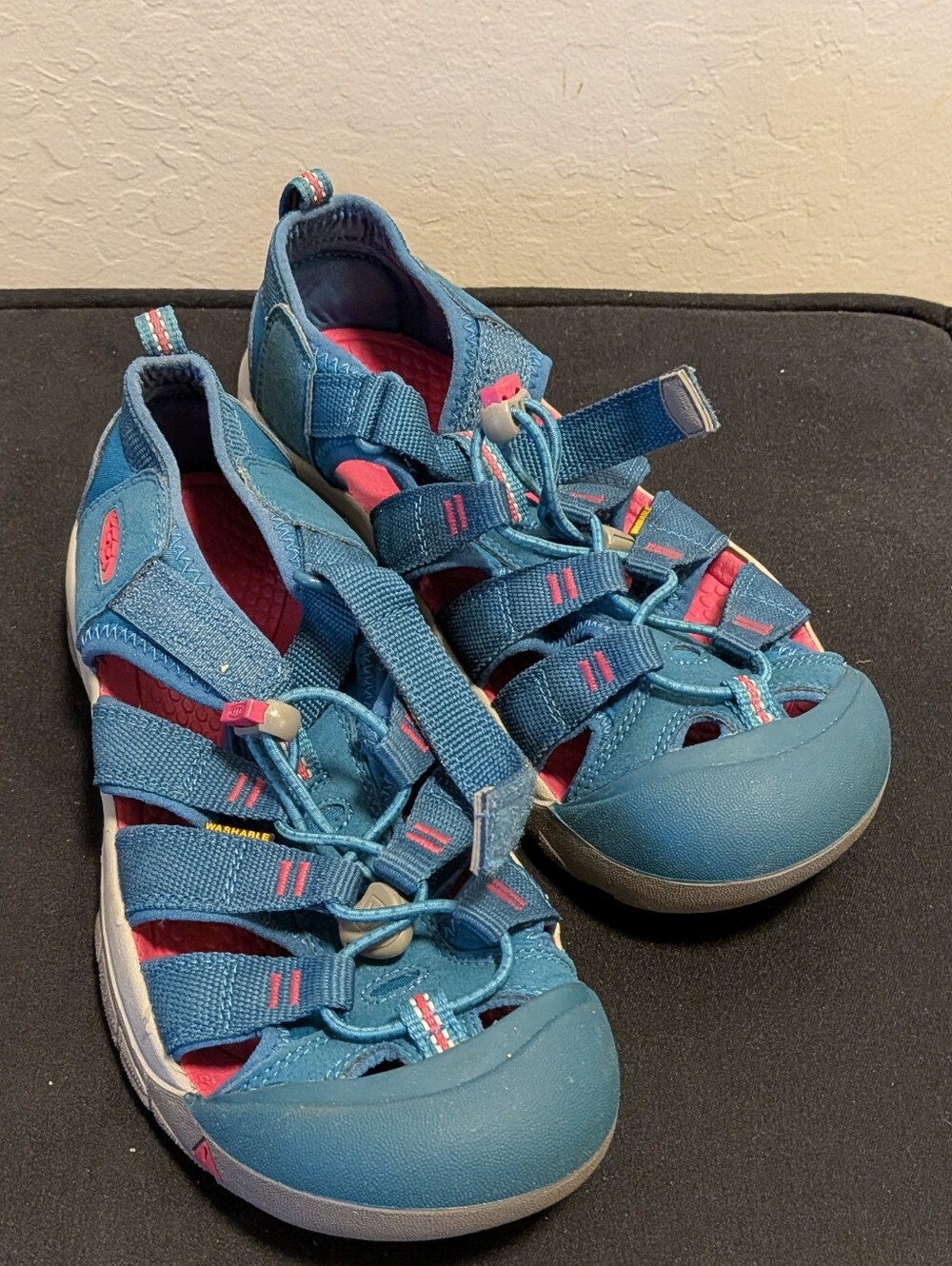KEEN Newport sandals 6.5